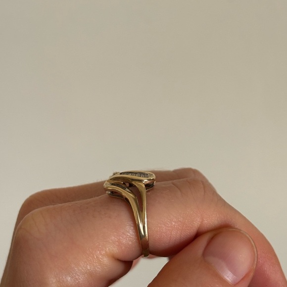 Vintage 10k Gold Wavy Ring with Channel Set Diamonds - Picture 4 of 8